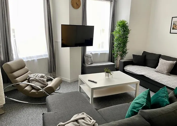 Brunswick Square Apartments & Spa