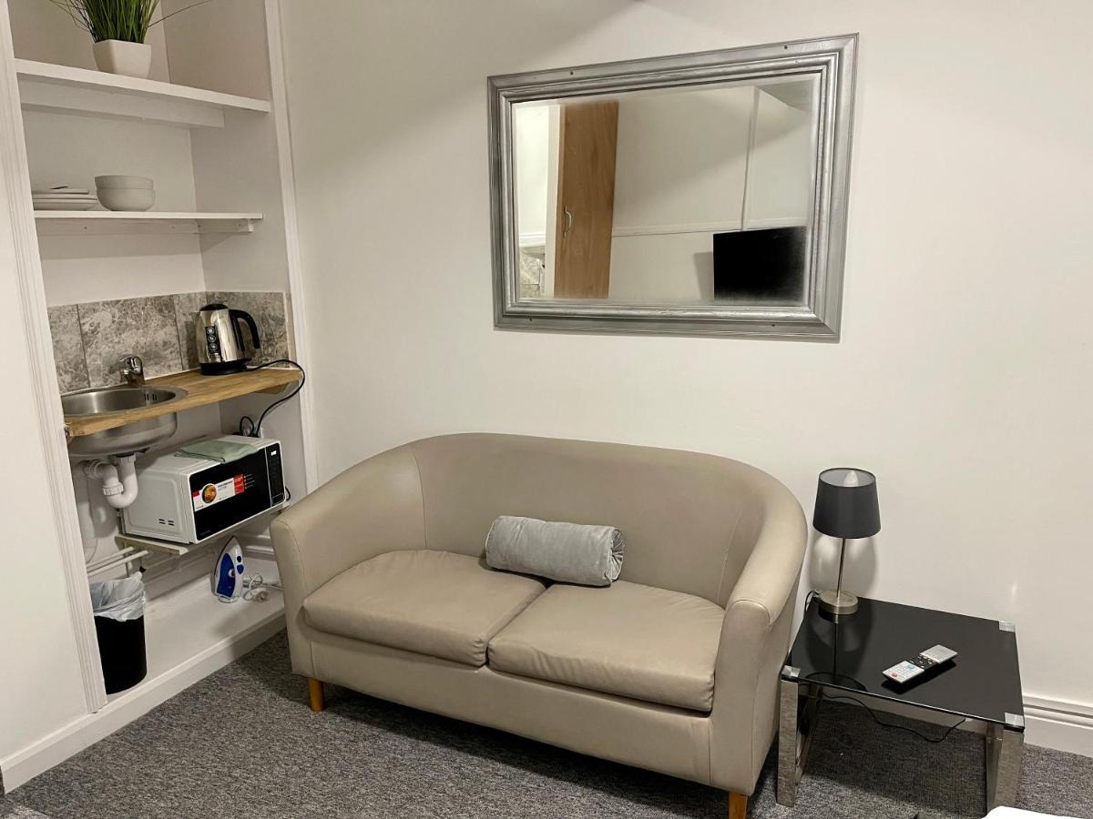 Brunswick Square & Apartment *